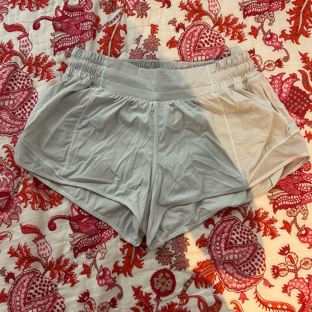 Lululemon Hotty Hot shorts 2.5”